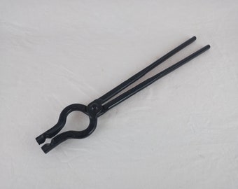 Blacksmith 1/2" v bit tongs, bolt jaw tongs