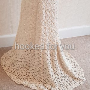 Boho queen wedding dress crochet pattern image 6