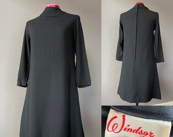 Vintage Small 1960s Little Black mod dress l Windsor