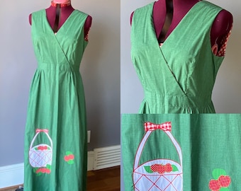 Vintage L 1970s Picnic Basket Green and Gingham Wrap Dress