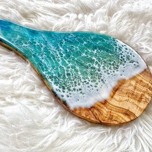 Spoon rest "Makai" Hawaii made | Ocean spoon rest made on Maui | Aloha gift idea Aloha | Charcuterie board | Small cheese board | Xmas gift Sea foam blue green