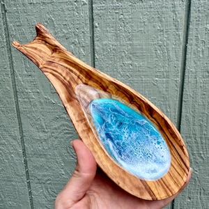 Fabriqué à Hawaï Repose-cuillère en bois d'OLIVIER | Repose-cuillère Ocean fabriqué à la main à Maui | Idée cadeau Ambiance Aloha | Art en résine hawaïen | Idée cadeau