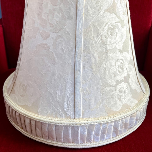 Vintage Cream Floral Brocade Lampshade – Victorian Romancecore Cottagecore Home Decor