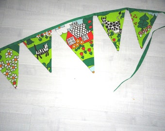 Pennant chain natural idyll