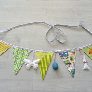 Easter pennant chain