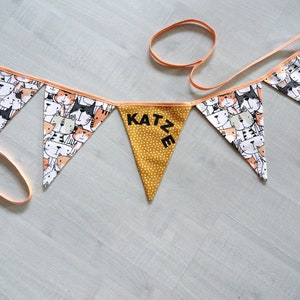 Cat pennant chain image 2