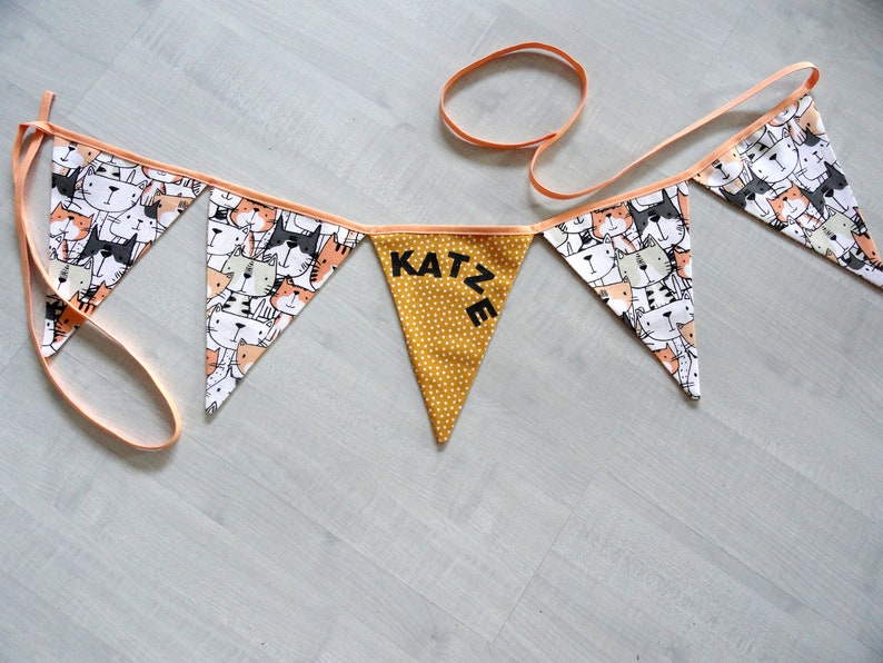 Cat pennant chain image 2