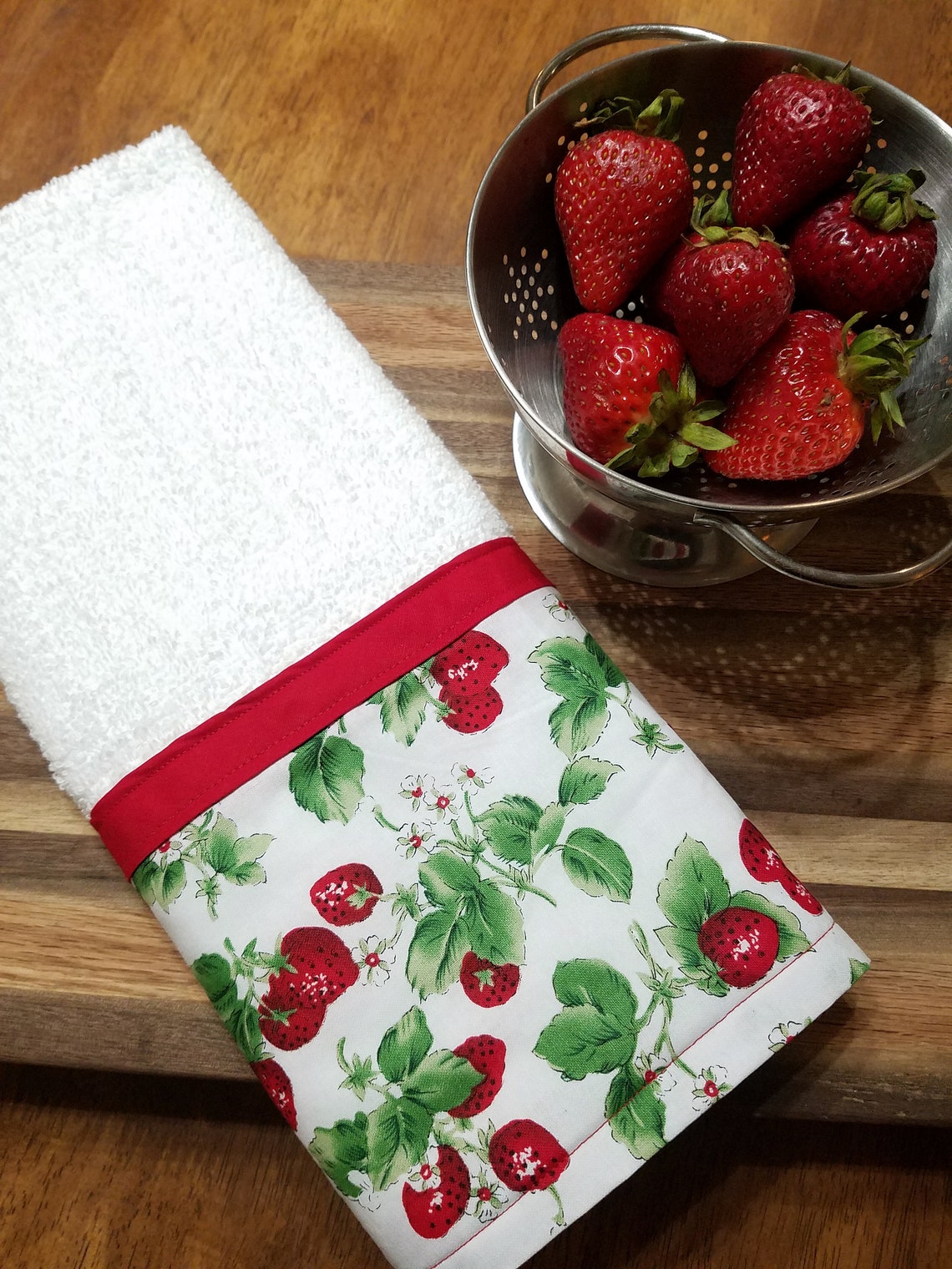 strawberry kitchen towels        <h3 class=