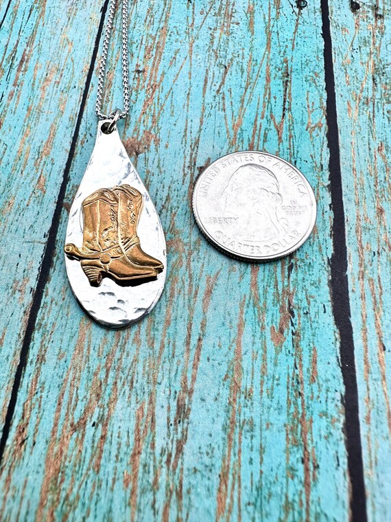Pendentif Vintage En Métal Argenté - Forme De Petite Bottine (chaussure) - Bijou Ancien Occasion
