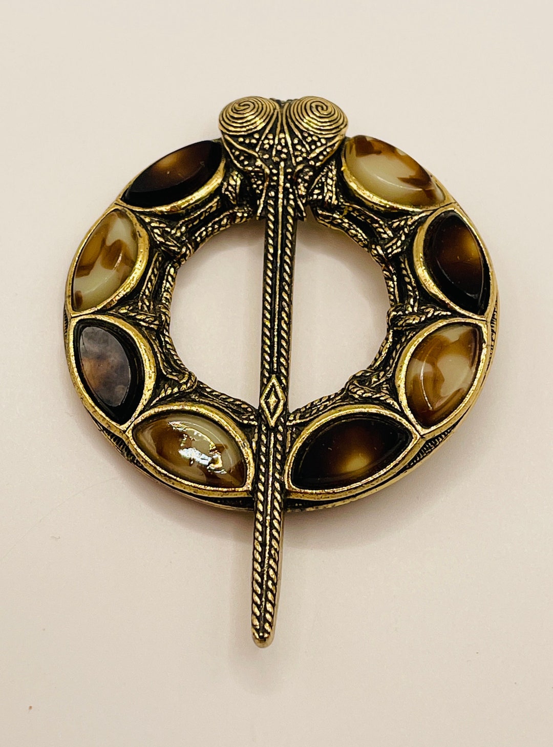 Broche K284 vntage dorée et fausse perle. Expédton suve - Etsy France