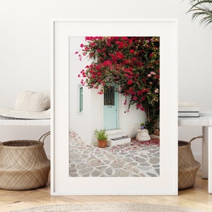 Fotografía de viajes a la isla de Paros, impresión de puerta turquesa de Grecia, decoración de pared mediterránea, arte de pared con buganvillas, obra de arte del casco antiguo de Paroikia