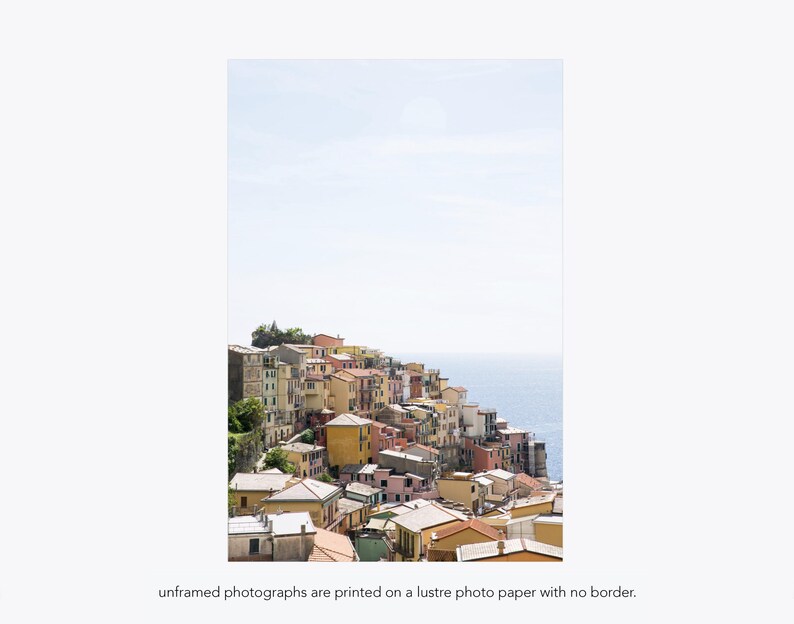 Cinque Terre Italien-tryck, färgglad resefotografi, vertikal pastellkonstverk, Manarola-kustenposter, väggdekor med reslust bild 3