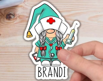 Pegatina personalizada de enfermera gnomo, 3 pulgadas