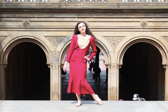 Textured Vintage 1920s Burgundy Day Dress with Poc