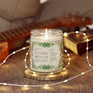 Zabawna świeca z cytatem "Kokaina i odbyty" w szklanym słoiku, sarkastyczny humor, dekoracja z kwiatową etykietą zdjęcie 8