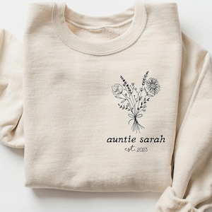 Personalized Auntie Sweatshirt, Sand Pregnancy Announcement Aunt Sweatshirt Custom, Beige Custom Auntie Shirt, New Auntie Announcement Gift