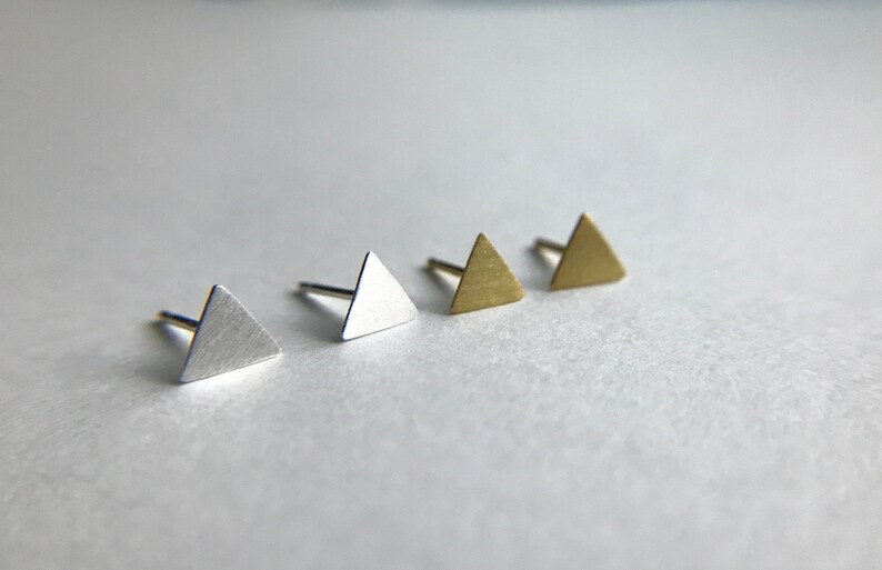 Sterling Silver Brushed Triangle Stud Earring, Tiny Triangle Earring, Simple Earring, Brushed GoldBrushed Silver Ear Studs immagine 5