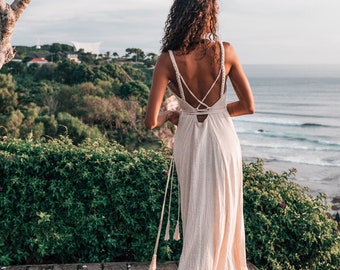 Vestido boho blanco roto • Vestido nupcial de verano con cinturón • Vestido de novia minimalista boho • Vestido de encaje tejido a mano • Vestido de novia hippie orgánico