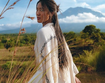 Handvävd kimono i broderad bomull • Fransad bohemisk överrock