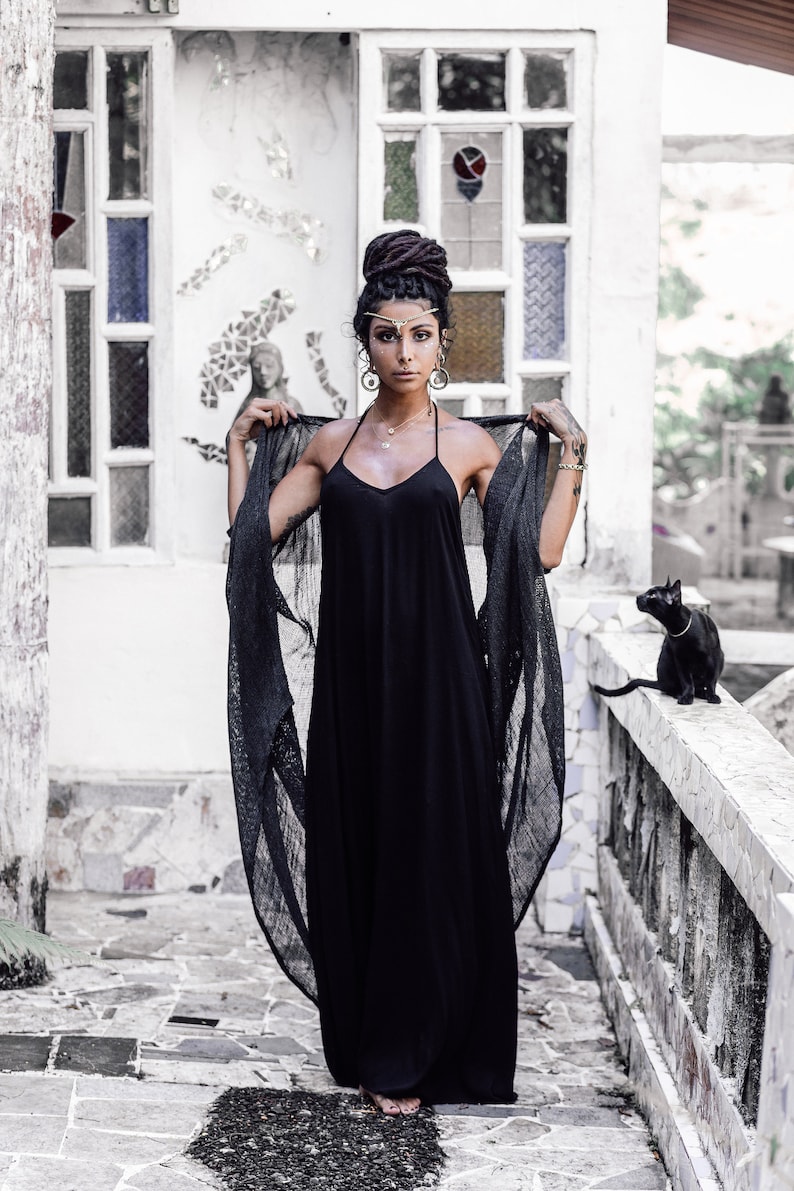 Stand out in this black Boho dress for women. Made from lightweight organic cotton, with a reliable and long-lasting double structure and sustainably dyed for an eco-friendly look that will turn heads.
