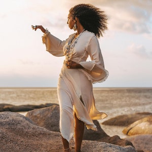 Off-white Boho Goddess-kjol • Öppna sidor Gypsy Wrap • Handgjord broderad strandresort-bröllopskjol