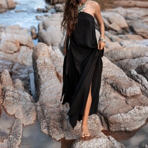 Maxi Dress Noir Vibes – Comfortable Goddess Attire in Black