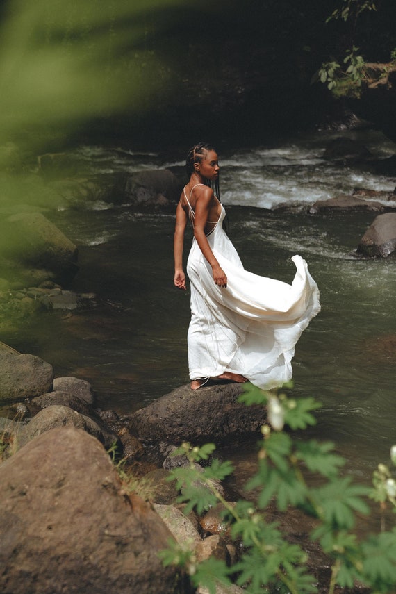 linen wedding dress Claddagh XL Designed for weddings and beyond. Off White Cotton-linen Blend Dress
