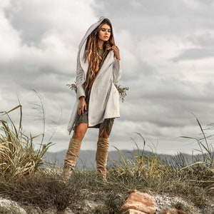 Women’s Hoody Cardigan - Keep warm and stylish with this hoody cardigan made from organic materials for a comfy and effortless look.