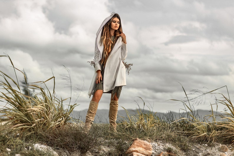 Women’s Hoody Cardigan - Keep warm and stylish with this hoody cardigan made from organic materials for a comfy and effortless look.