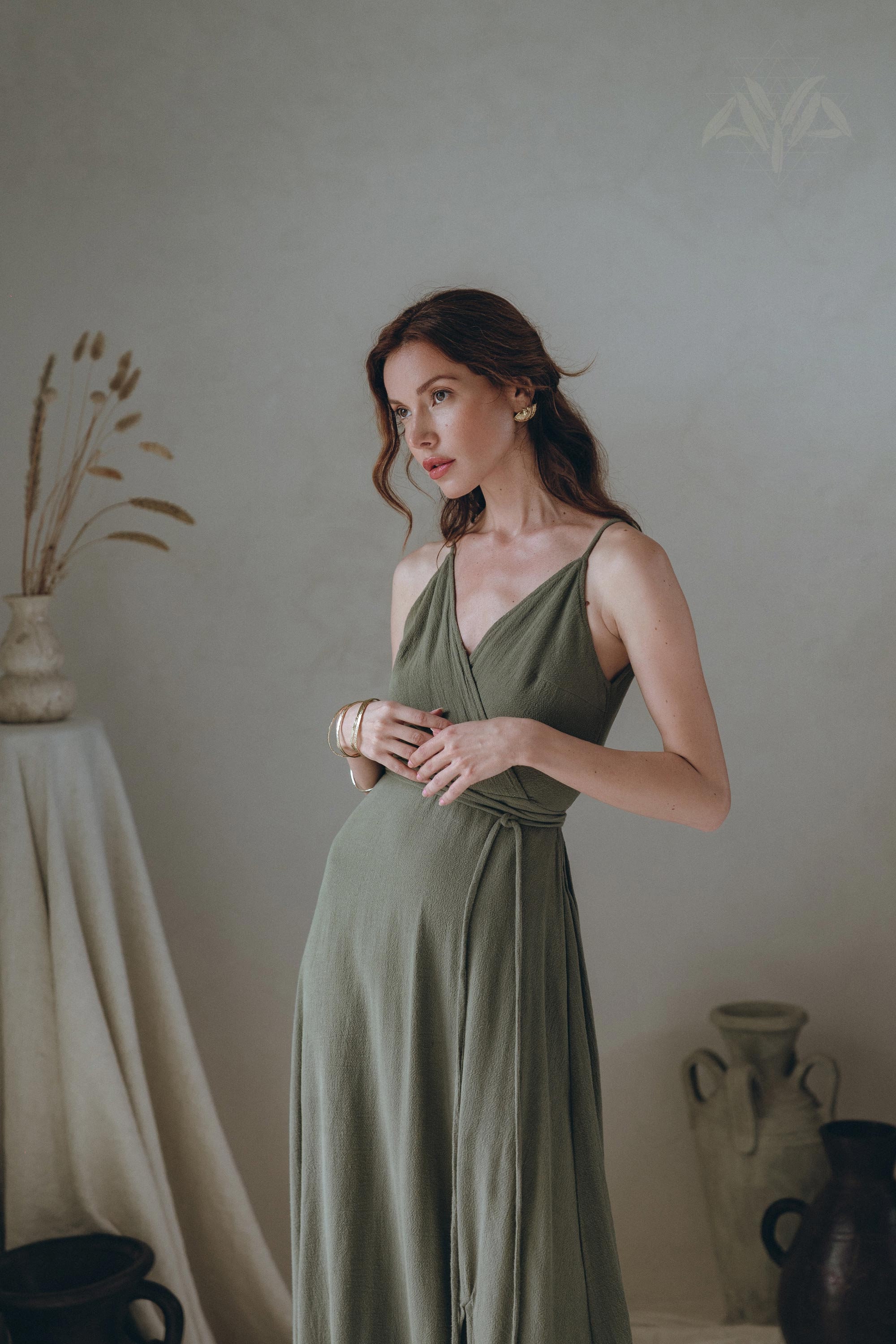 green emerald velvet dress Zapaka Women Dusty Sage Boho Chiffon Long Bridesmaid Dress Halter Wedding Party Dress with Slit, Chiffon Color / US2