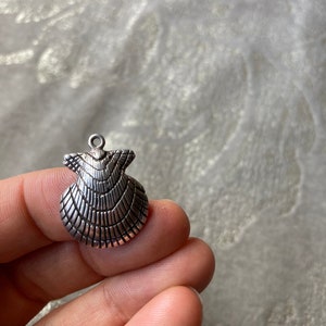 Cute shell pendant sterling silver
