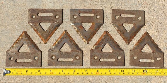 Sickle outlet bar blades