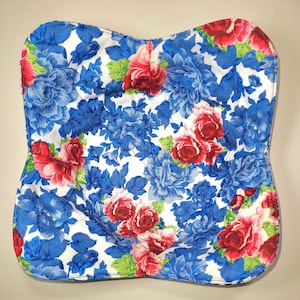 Pioneer Woman Blue Heritage and Scroll fabric Serving Bowl cozy
