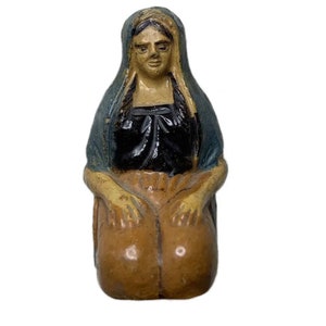 Vintage Mexican Women Kneeling Salt Or Pepper Shaker Ceramic Mexico