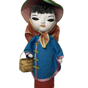 Vintage Award Asian Silk Doll Chinese Woman China With Straw Hat And Basket