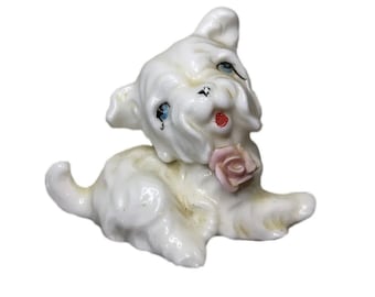 Vintage Mid Century Porzellan Hund mit Rose Figur Süßer weißer Welpe