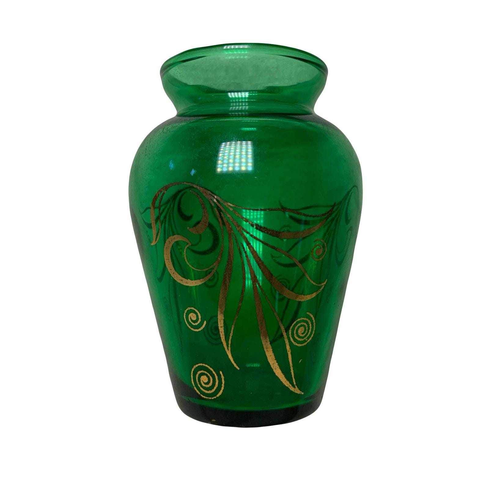 緑色の ブロンズ 調 花瓶 装飾 彫刻 付き 緑色の ブロンズ 調 花瓶 装飾 彫刻 付き 美術品・アンティーク