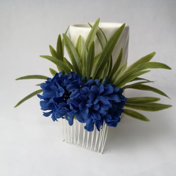 Cornflower hair comb Cornflower pin Blue hair comb Blue hairpiece Royal blue flower comb Blue weddings Bridesmaid hair accessories