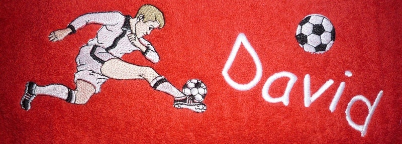 Duschtuch mit Fußballmotiven bestickt | Etsy