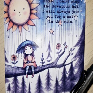 Carte de voeux encourageante « Je ne peux pas arrêter l'averse mais je marcherai avec vous sous la pluie ». Montrez à quelqu'un que vous aimez. Design original au format A6