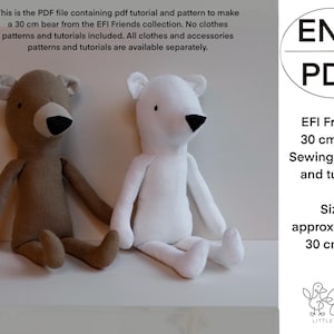 Peut inclure: Un patron de couture PDF et un tutoriel pour un ours de 30 cm de haut. Le patron comprend des instructions pour la réalisation d'un ours brun et d'un ours blanc. Le patron est de la collection EFI Friends.