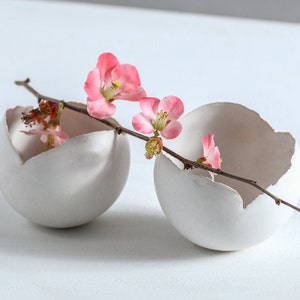 Set of 2 Medium White Ceramic Egg-shape Planters