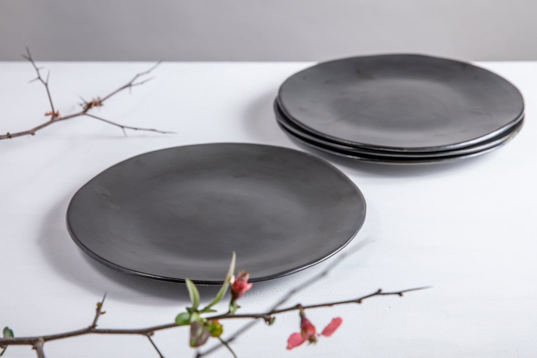 4 Black Ceramic Plates Set of 4 Pottery Dinner Plates Etsy