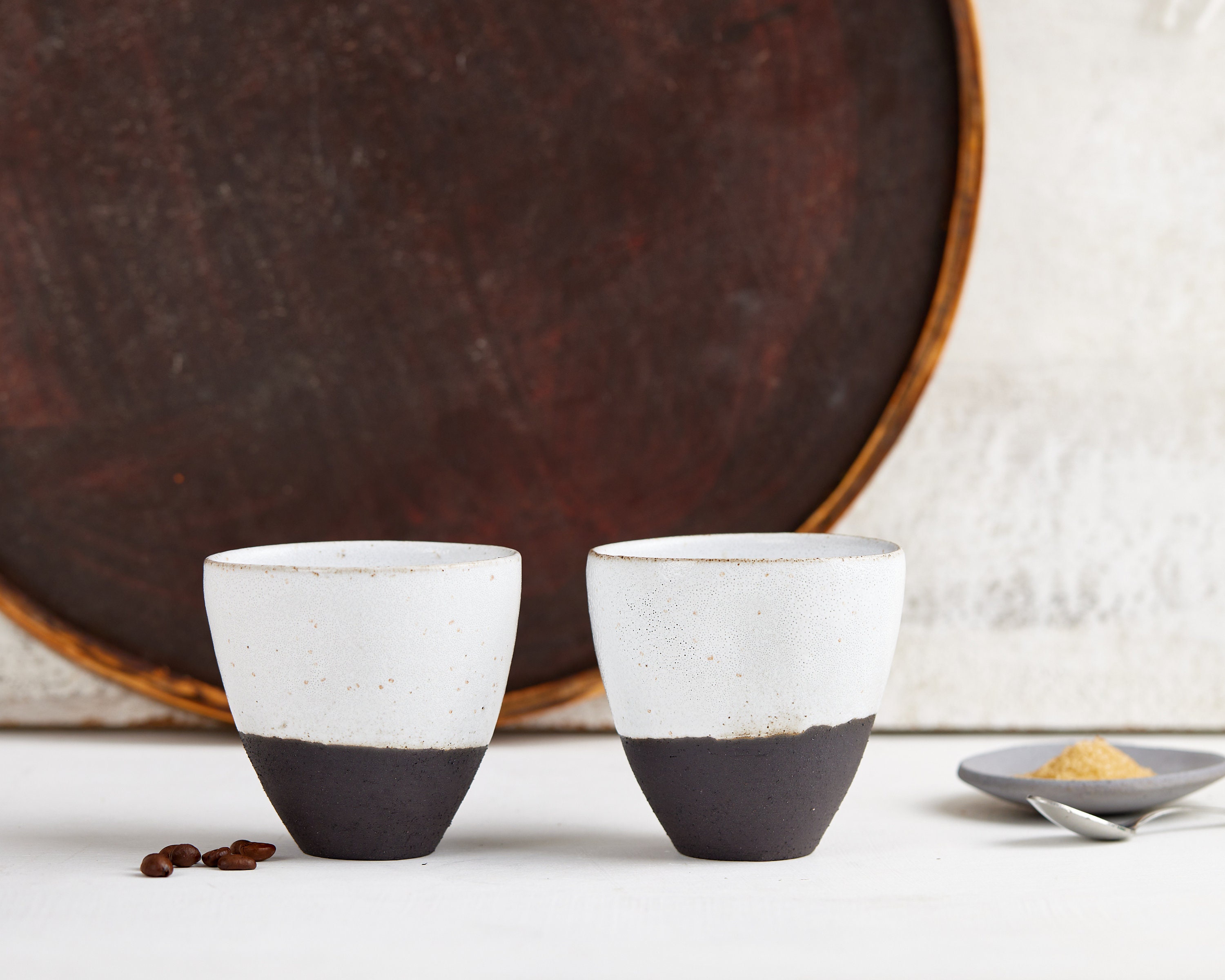 Ensemble de 2 Tasses en Céramique Noir et Blanc Asymétriques, à Thé Modernes Poterie 8, 5 Oz Faites 