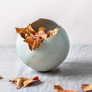 Vaso decorativo da esterno in ceramica blu chiaro di medie dimensioni