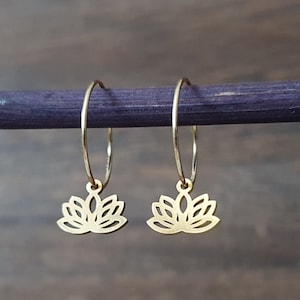 Small golden hoop earrings with lotus flower pendant - stainless steel - gold-filled 14K - earrings - bridal jewelry - lotus - yoga