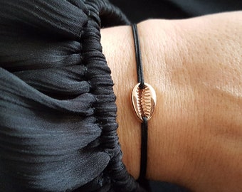 Filigranes Armband mit Kauri Muschel - rosegold - gold - silber - minimalistisch - boho - Makramee - Freundschaftsarmband - Strandschmuck