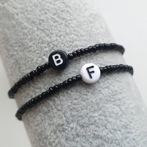 Pulsera inicial - Pulsera de carta - Pulsera de perlas con iniciales - Pulsera de pareja - Personalizada - Pulsera de amistad - Pulsera de pila