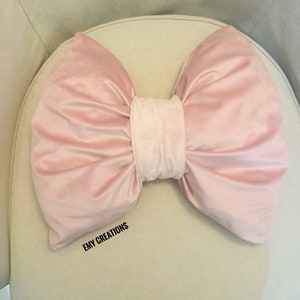 Bow Cushion