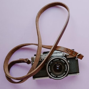 Correa de cuero para cámara. Marrón. Longitud personalizable. Regalo de Navidad para fotógrafos. Estilo vintage.